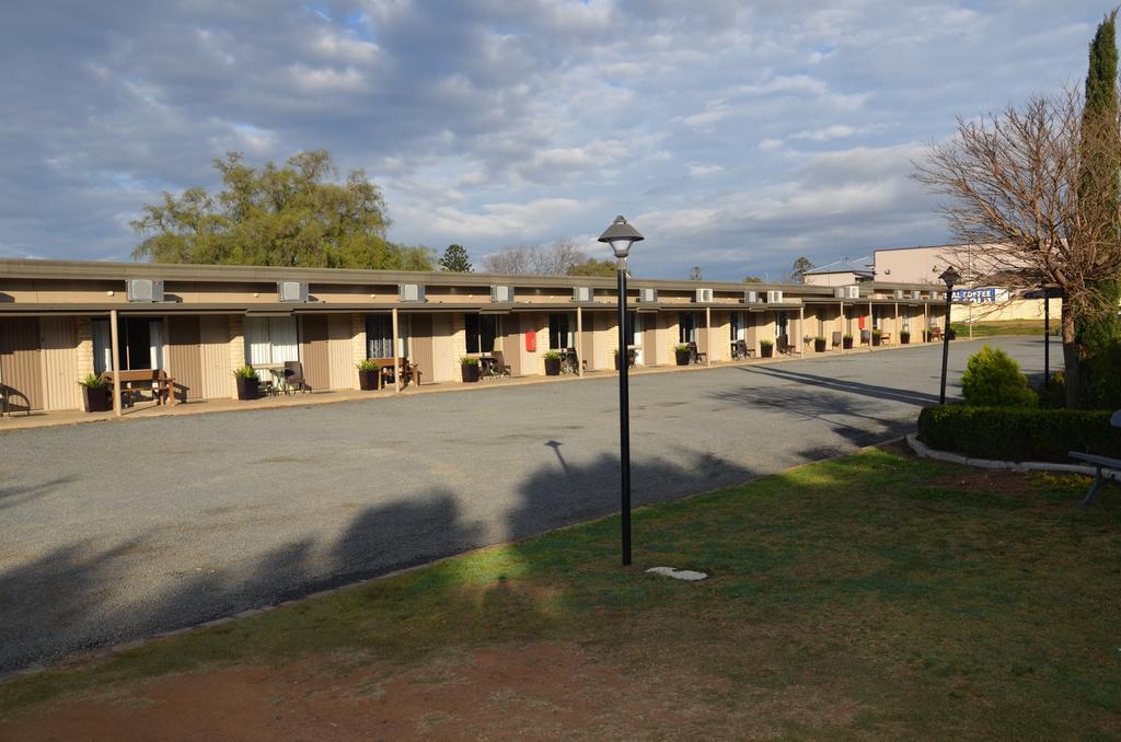 Warwick Motor Inn Buitenkant foto