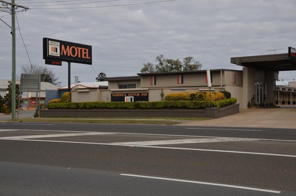Warwick Motor Inn Buitenkant foto