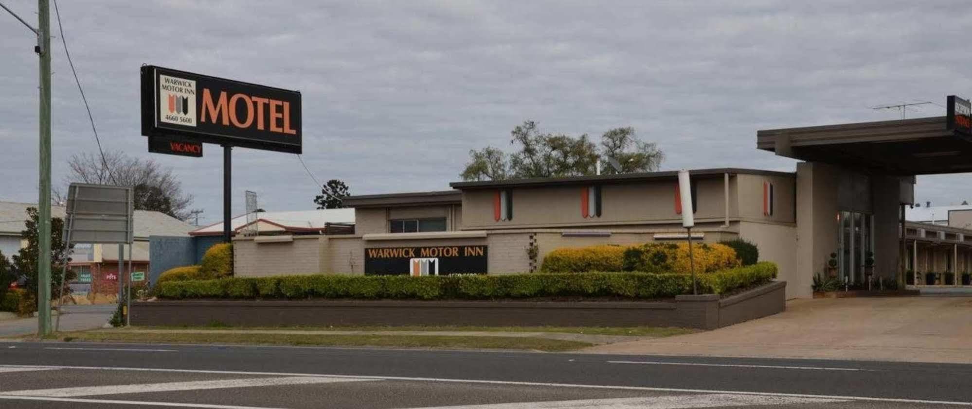 Warwick Motor Inn Buitenkant foto